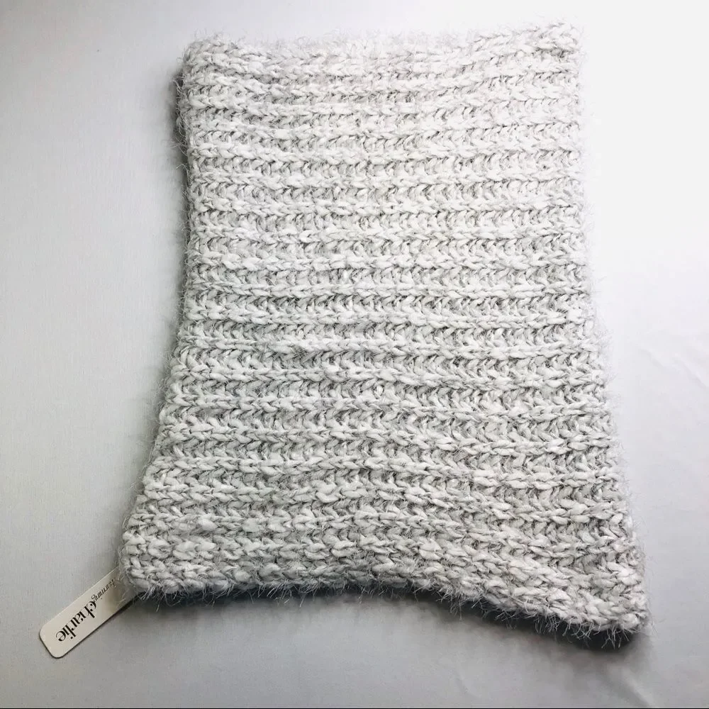 Cream & Grey Chunky Knit Winter Scarf – NWT, Soft Lined Shawl
